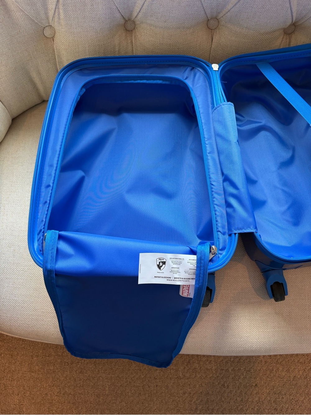 Marvel Avengers Kids Carry-On Suitcase | Heys Hardshell Spinner Luggage | Blue - Picture 5 of 9
